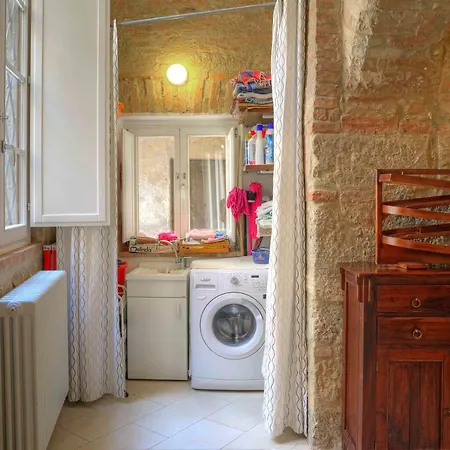 شقة Stilnuovo Charming In Siena's Historic Center, Very Close To Piazza Del Campo *